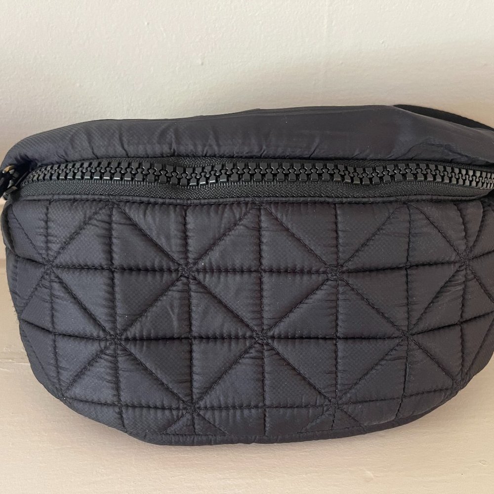 Vee Collective Fanny Pack - like new